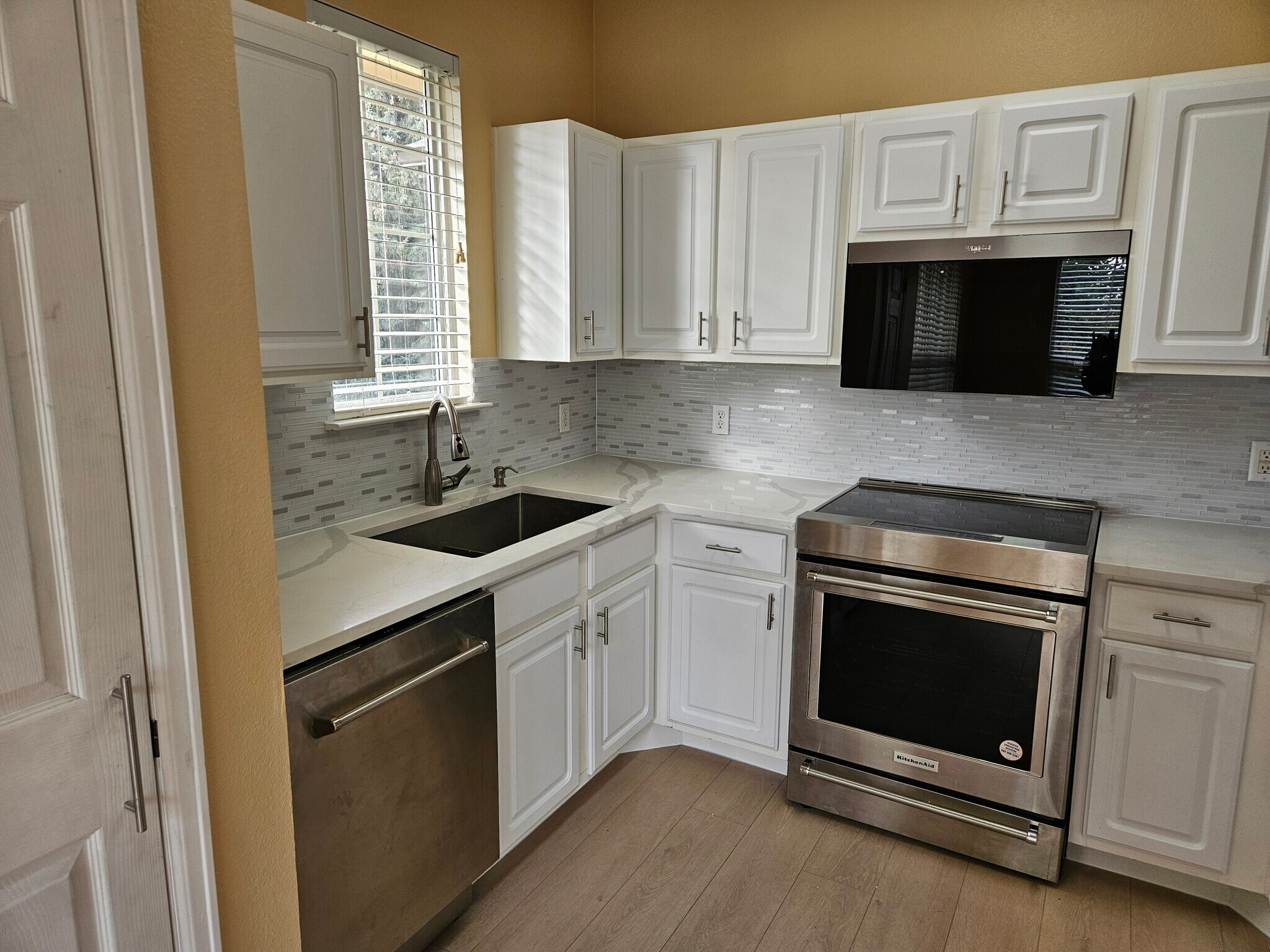 Building Photo - 7442 S Quail Cir