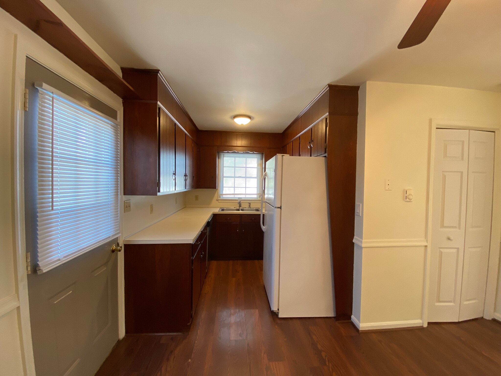 Building Photo - 6183 Mountain View Dr