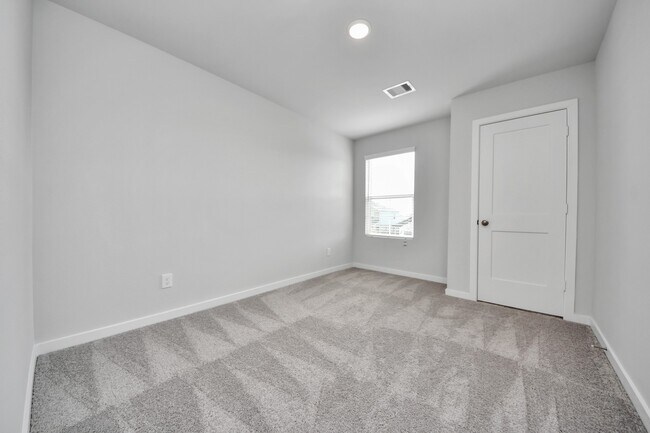 Building Photo - 5806 Quest Valley Dr