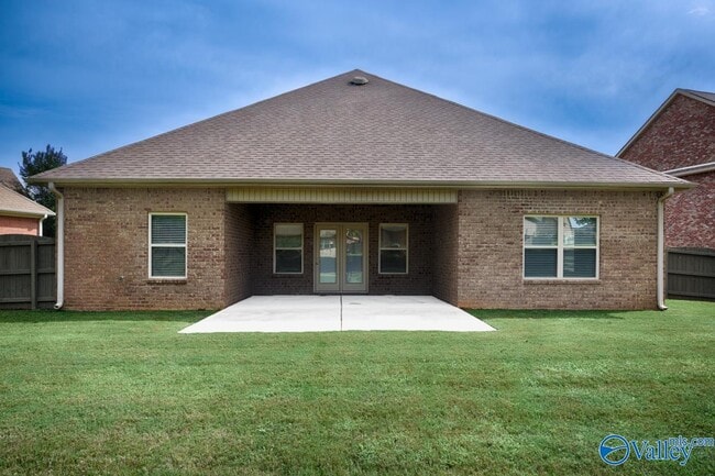 Building Photo - 207 Blackwood Dr NW