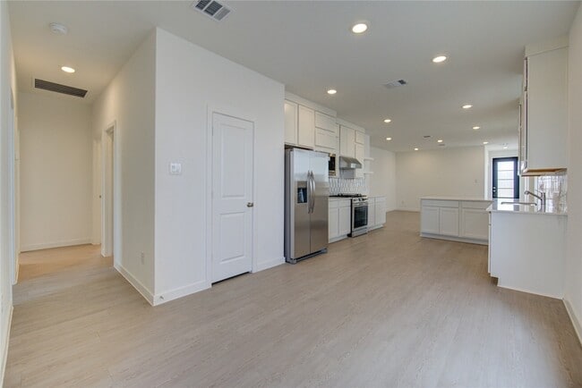 Building Photo - 1047 Blue Stone Dr