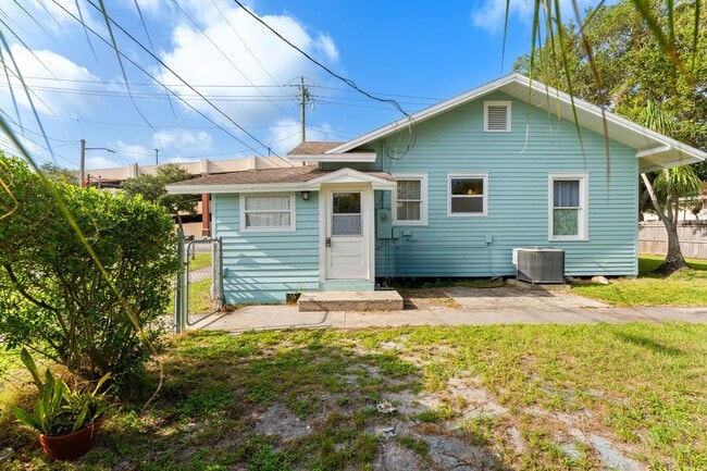 Building Photo - 1804 Tangerine St