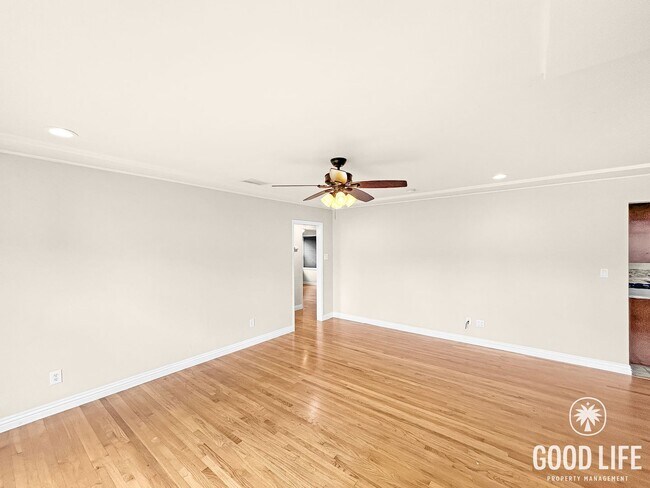 Building Photo - Charming 3BD/2BA w/ A/C, Attached Garage, and Large Yard in La Mesa!