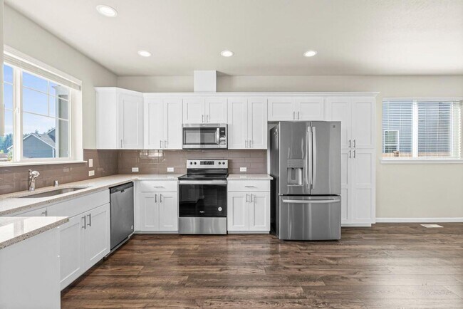 Building Photo - Modern Yelm Home Near JBLM | 3 Bed, 2.25 B...