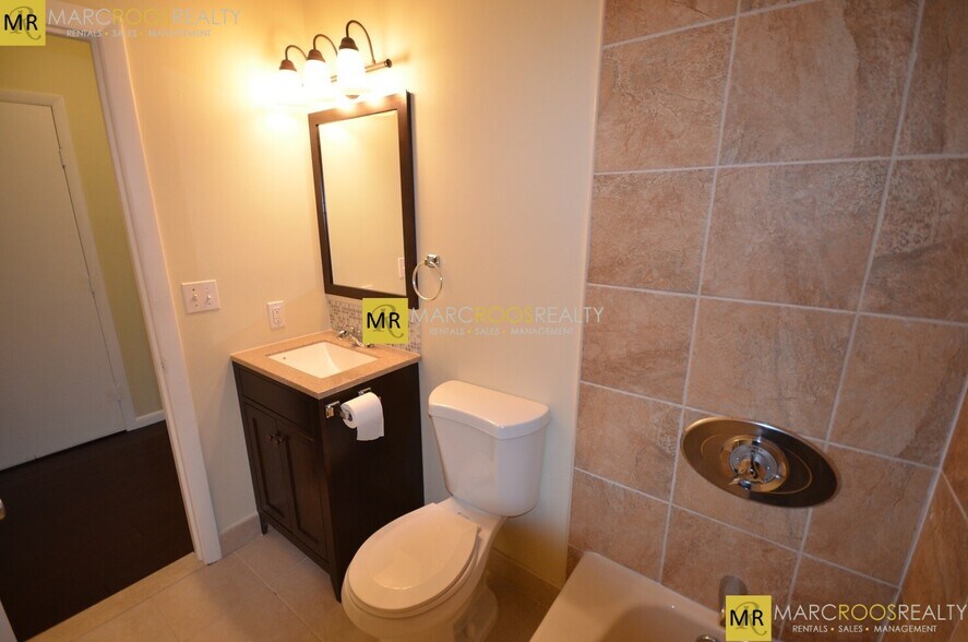 Building Photo - 138 Marginal St