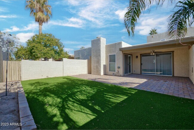 Building Photo - 184 S Desert Ave