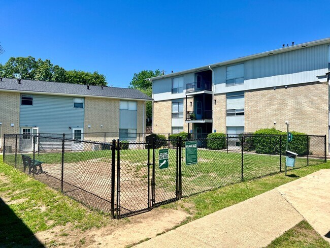 Building Photo - Higdon Ferry Apartments