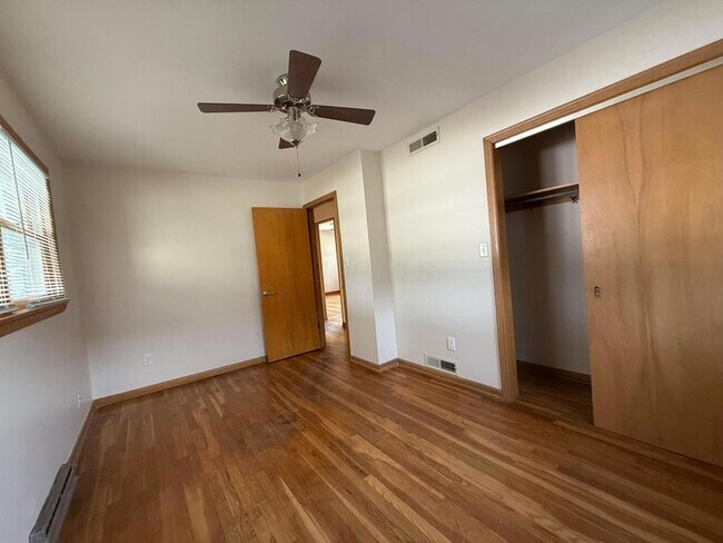 Building Photo - 4212 Beechgrove Dr