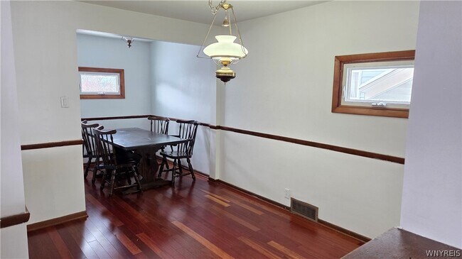 Building Photo - 552 29th St