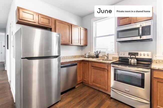 Building Photo - Room in Shared 4 bed/1.5 bath home