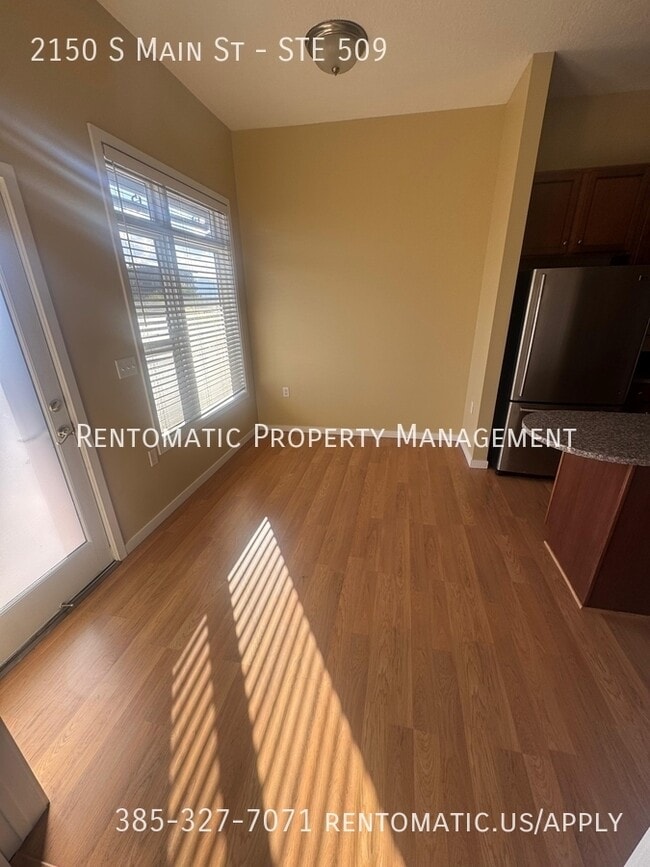 Building Photo - 2150 S Main St