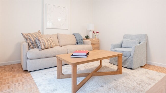 Building Photo - 5 Davis Ave