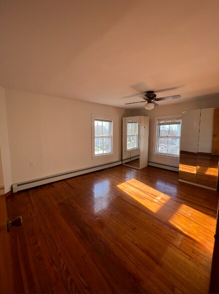 Building Photo - 416 Front St