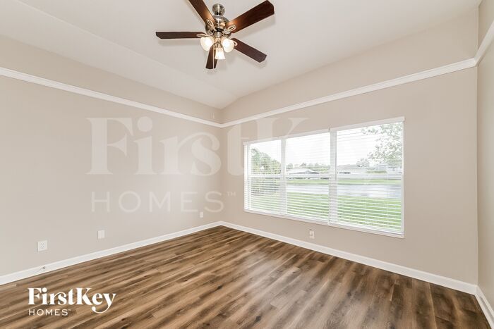 Building Photo - 5825 100th Ave E