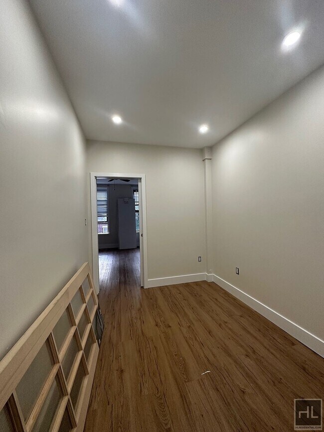Building Photo - MORGAN AVENUE