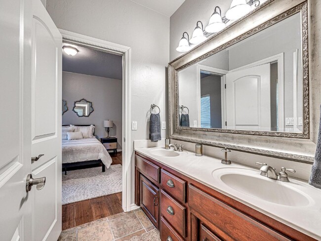 Building Photo - Elegant 3-Bedroom Home in Thornbrooke Village – All Bills Paid