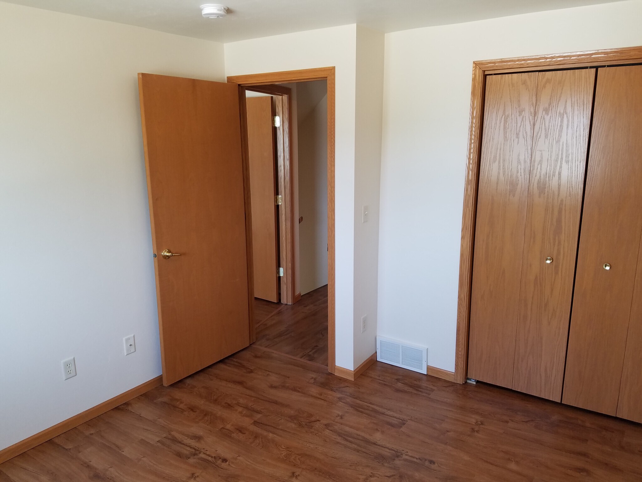 Building Photo - 3290 Windland Dr