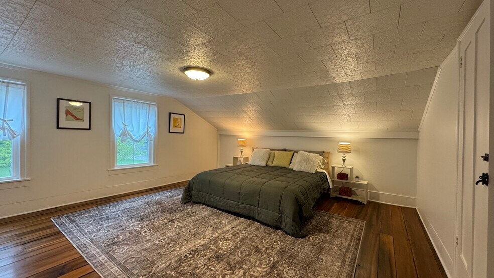 Master bedroom with king bed - 101 Center St