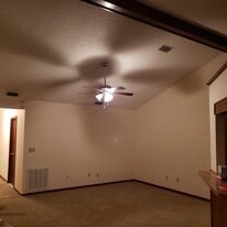 Building Photo - 2658B San Francisco Blvd