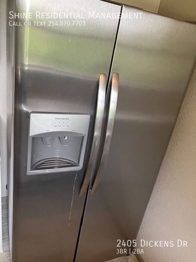 Building Photo - 2405 Dickens Dr