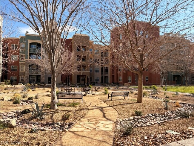 Building Photo - 44 E Serene Ave