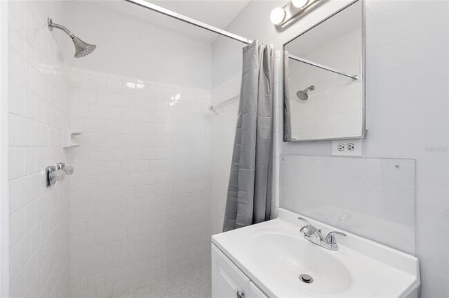 Building Photo - 11095 56th Ave N