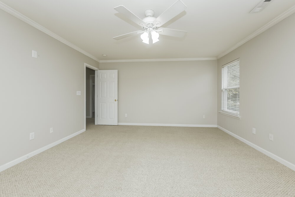 Building Photo - 136 Maple Hill Dr