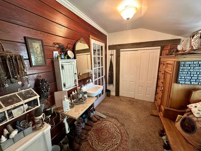 Building Photo - Completely Remodeled, Charming Victorian i...