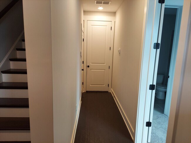 Building Photo - New Construction Executive Rental Availabl...