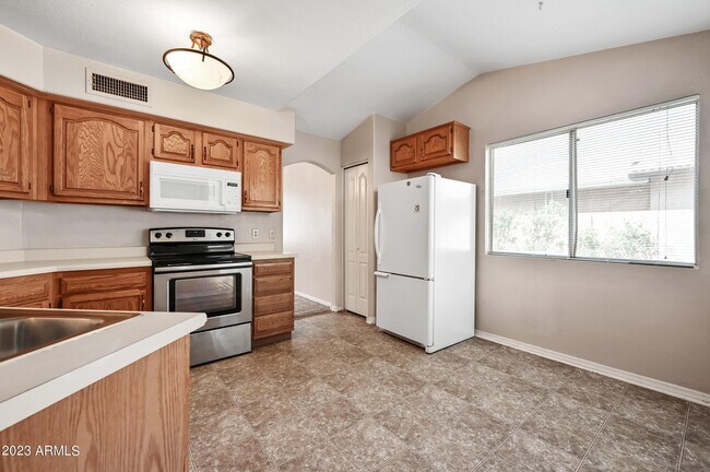 Building Photo - 1680 E Gary Dr