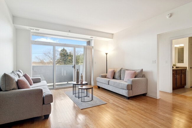 Building Photo - 77 N Quentin Rd