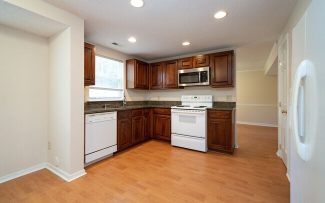 Building Photo - Spacious 3 bedroom home in desirable SW Durham! Super dog friendly with large fenced yard!