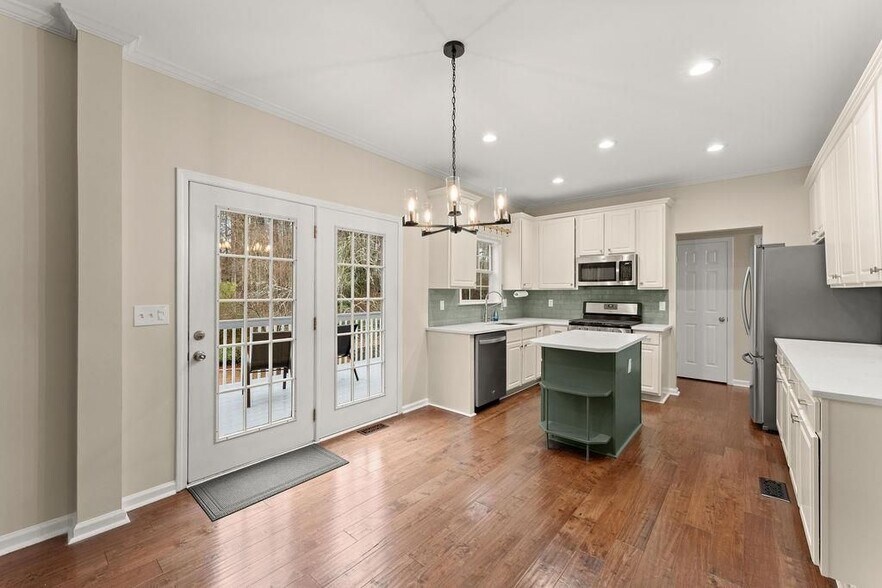 Building Photo - 2309 Wickingham Dr NE