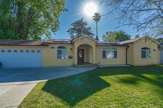 Building Photo - COMING SOON! Spacious Single-Story 3-Bedro...