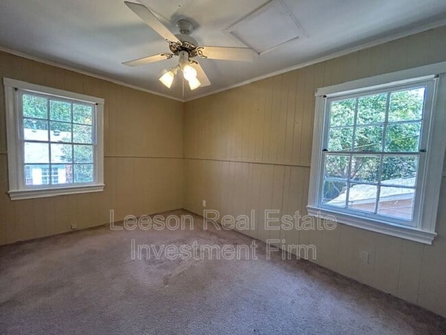 Building Photo - 3433-3433 Beverly Pl