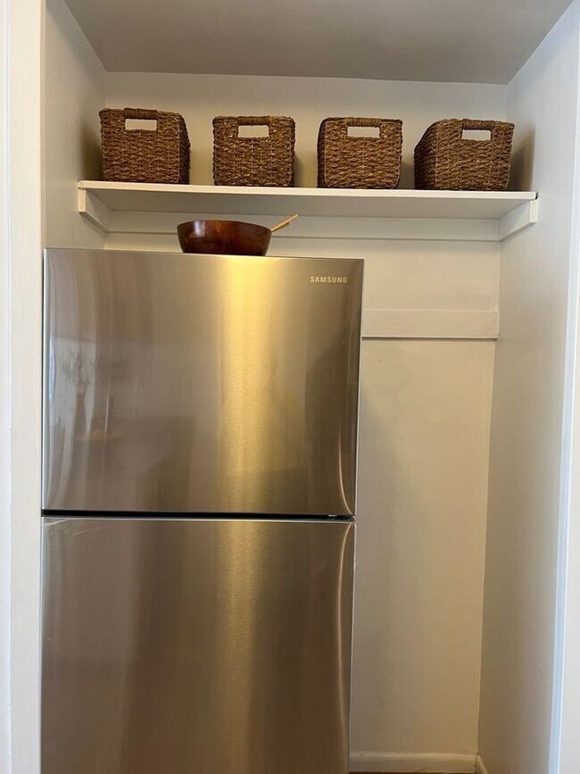 Building Photo - 522 21st St NW