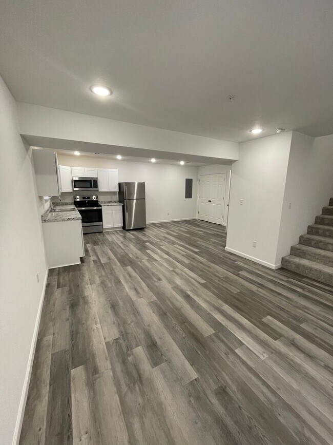 Building Photo - Townhomes Now Available in Strafford MO!