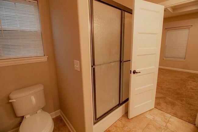 Building Photo - 7413 Rosedown Dr