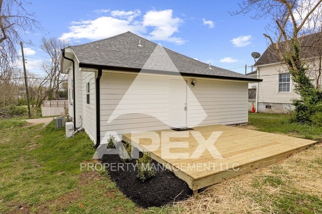Building Photo - Stunning 4 Bd -3 Ba Single Family Home in ...