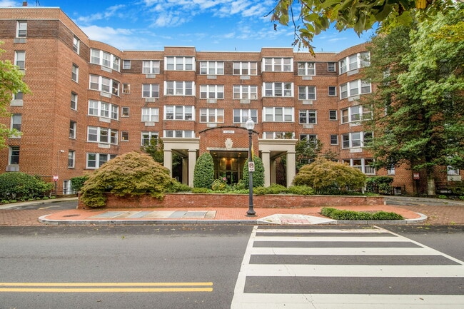 Building Photo - 2500 Q St NW