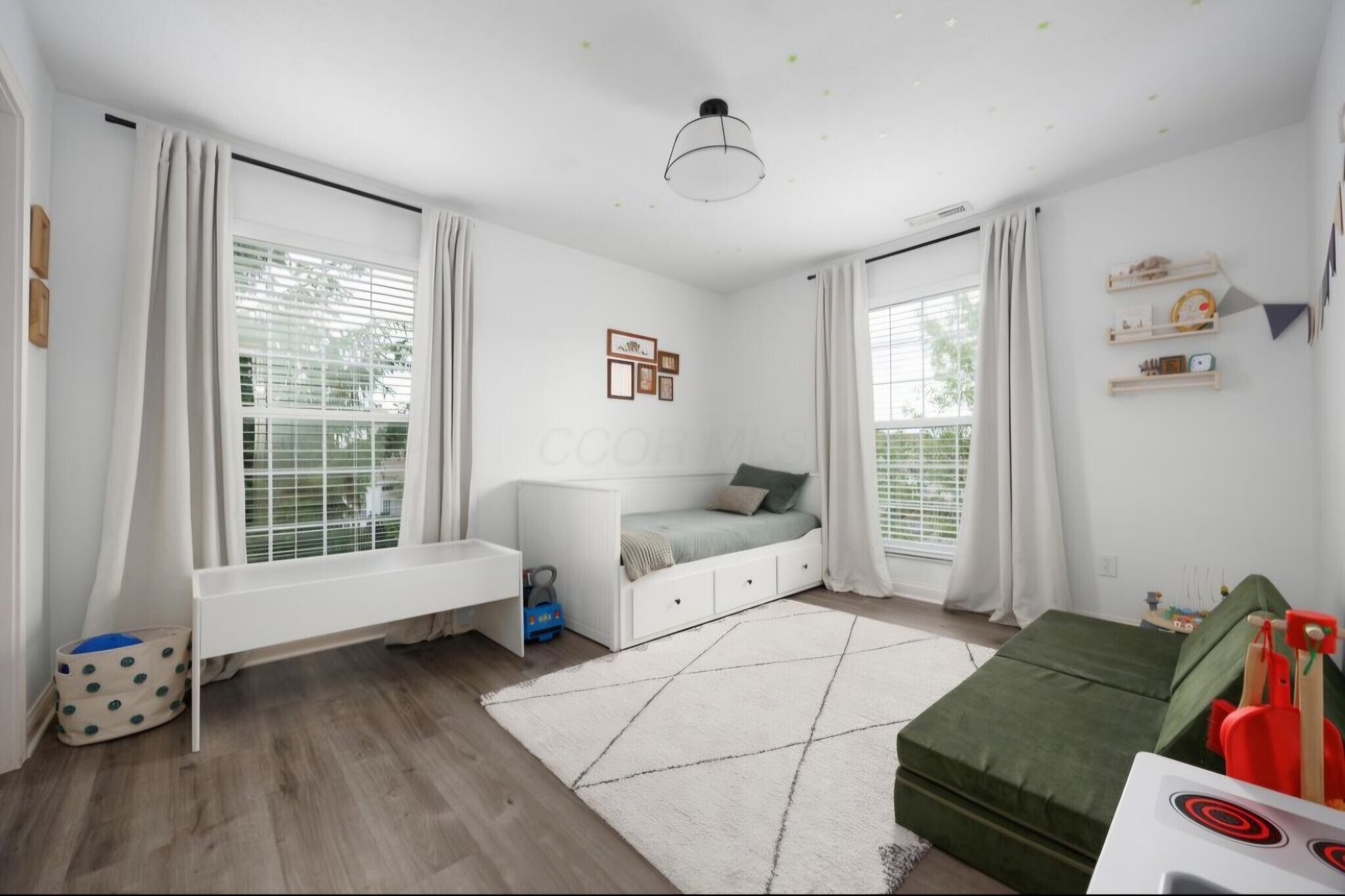 Building Photo - 3953 Rue de Brittany
