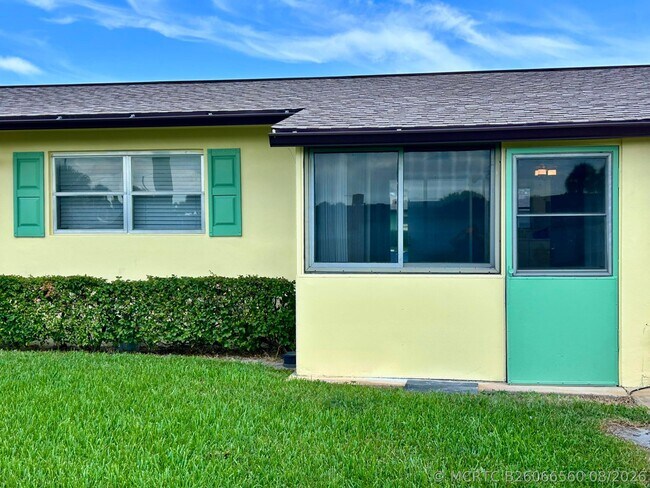 Building Photo - 2895 Crosley Dr W
