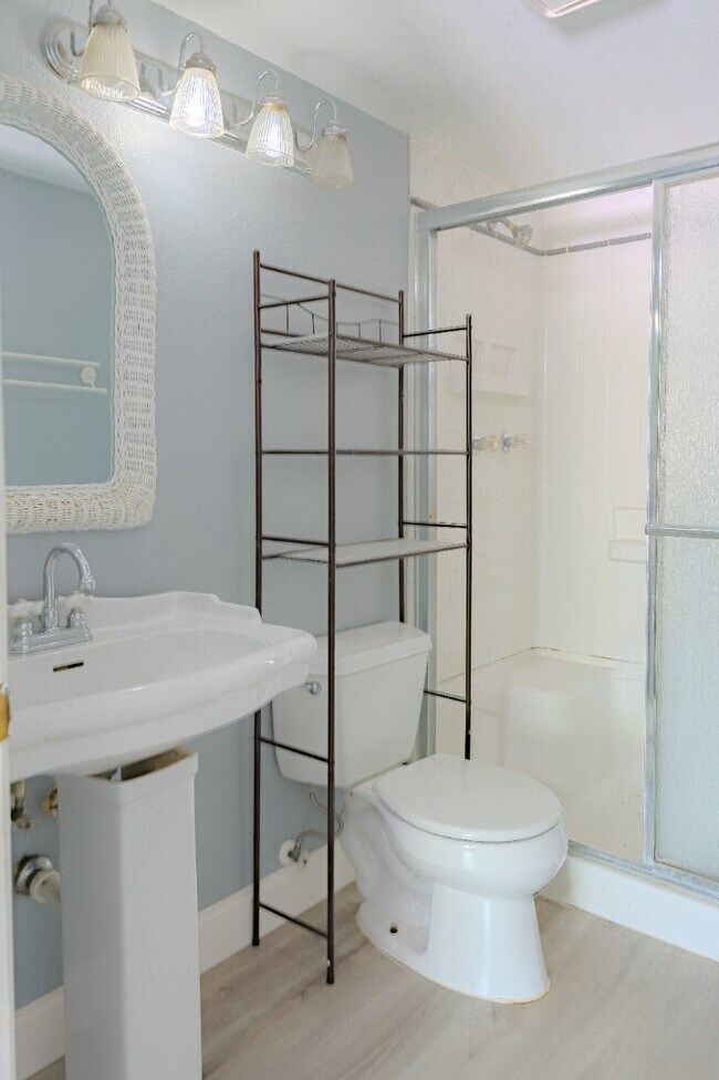 Building Photo - 8215 Sun Spring Cir