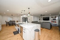 Building Photo - 25602 Yellow Pine Ln
