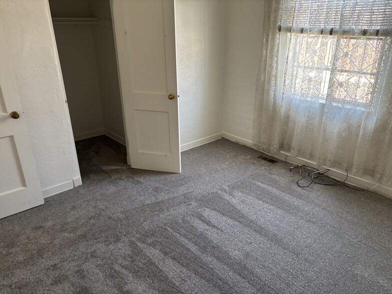 Walk in closets - 1038 Buena Vista Dr SE