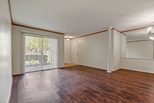 Building Photo - 7600 Burgoyne Rd
