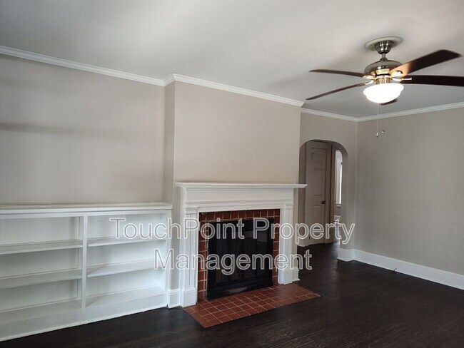 Building Photo - 1405 Shamrock Dr