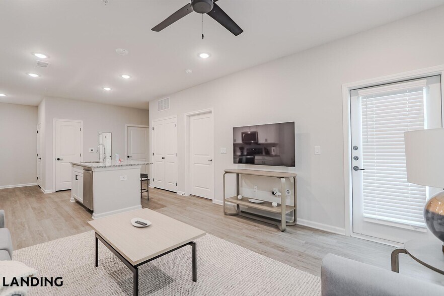 Building Photo - 1650 Harris Hill Rd