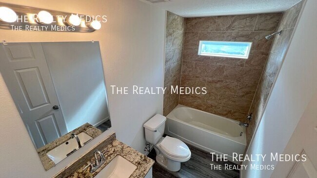 Building Photo - 1242 Halber Ave NW