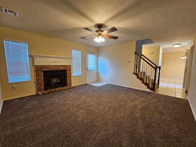 Building Photo - 867 Rambling Oaks Dr